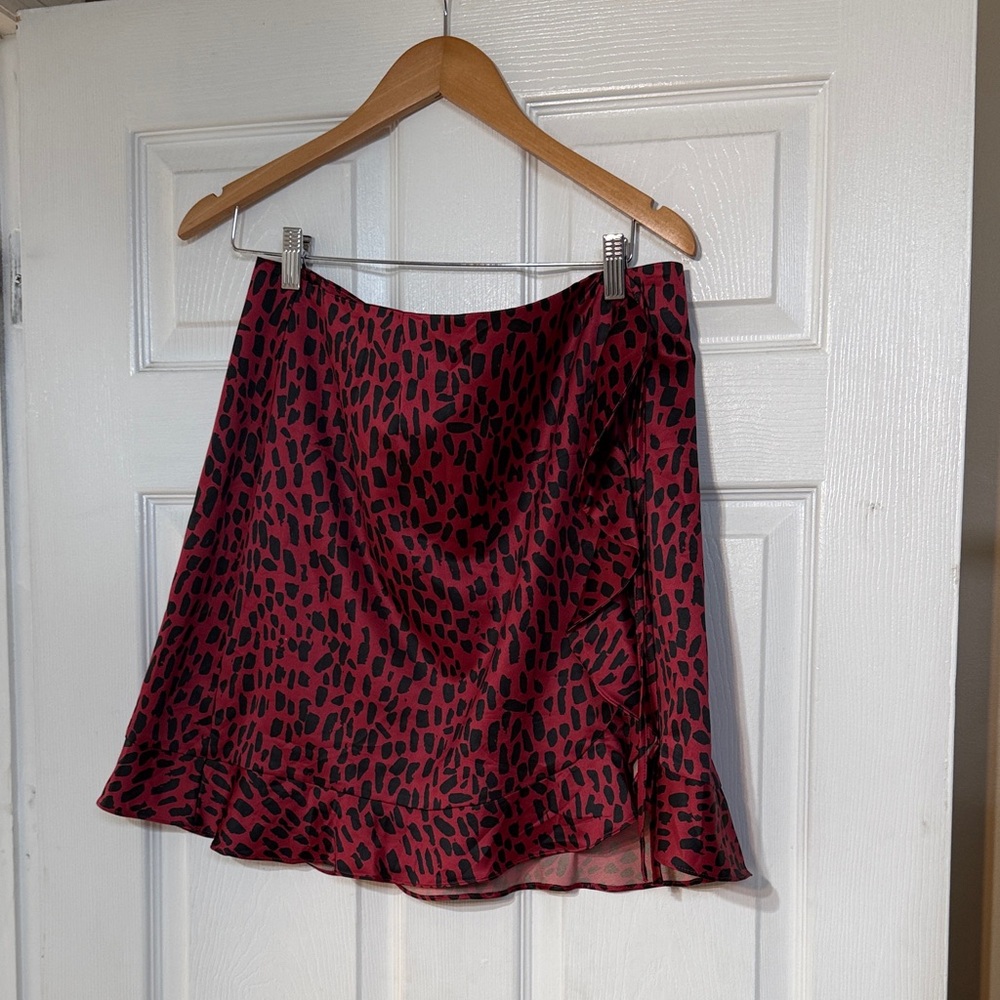 39 ANTHROPOLOGIE Stylish Red and Black Women's Skirt